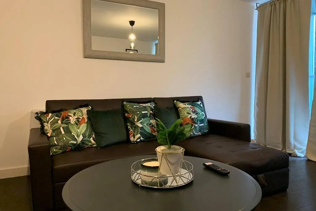 Apartment 1988 Homes - Milend London