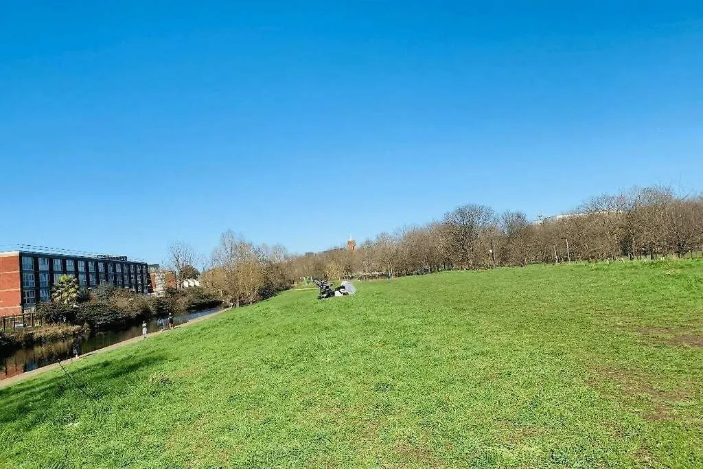 Apartment 1988 Homes - Milend London